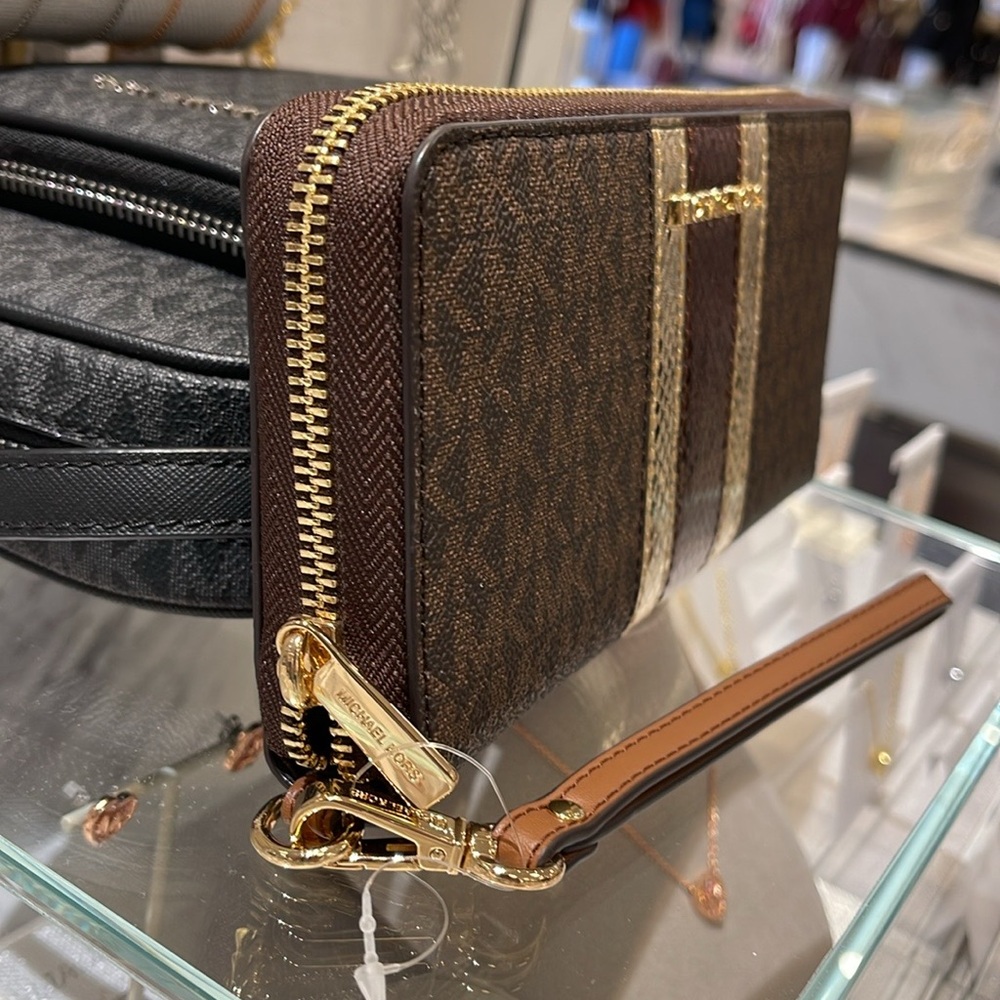 Michael Kors Jet Set Travel Large Signature Logo and Metallic Continental Wallet - Picture 16 of 16